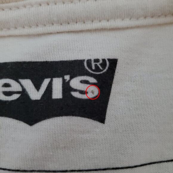 Levi's Logo Short Sleeve Graphic Tee - Picture 9 of 9